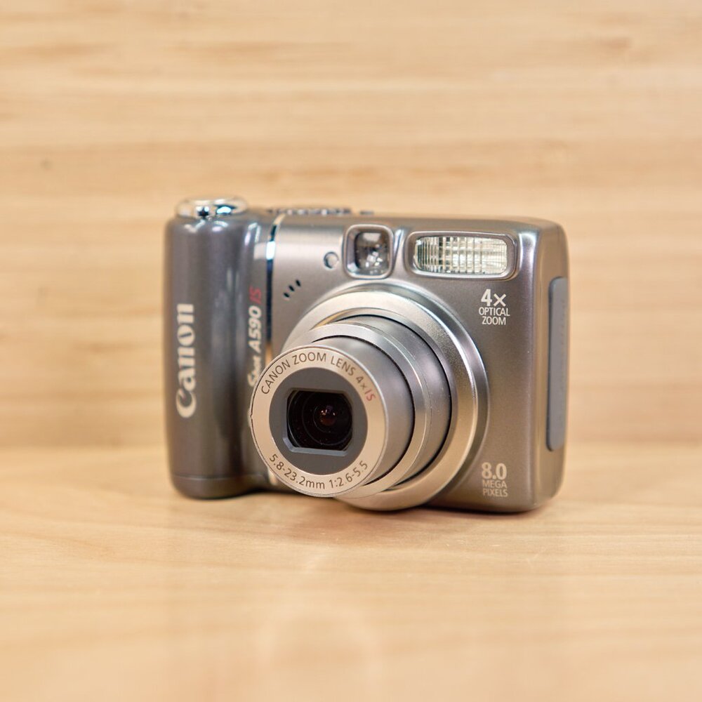 Canon PowerShot A590 IS / 8MP Digital Camera / 4x Zoom / Image Stabilizer